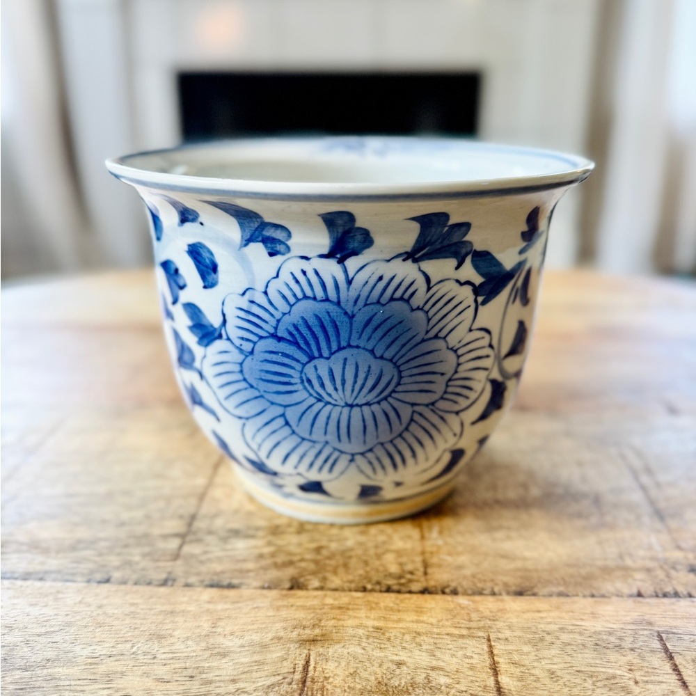 Vintage Blue and White Chinese Jardiniere Planter Pot